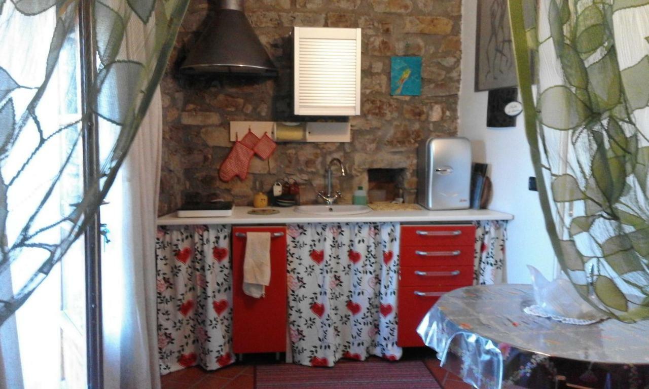 Poggio Delle Rondini Bed & Breakfast Bagnone Eksteriør bilde